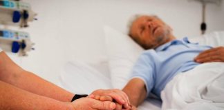 Stručnjaci otkrili: ‘Ovaj simptom na rukama pokazuje da je neko blizu smrti’ Stručnjaci otkrili: ‘Ovaj simptom na rukama pokazuje da je neko blizu smrti’ - featured image