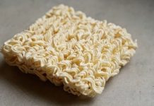 Evo kako nastaju nudle i jesu li zaista nezdrave Evo kako nastaju nudle i jesu li zaista nezdrave - featured image