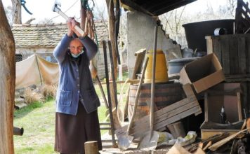 NIJE DOČEKALA 105. ROĐENDAN Preminula baka Zagorka iz lozničkog sela Grnčara: Nije imala tajnu dugovečnosti, ali je uvek govorila jedno NIJE DOČEKALA 105. ROĐENDAN Preminula baka Zagorka iz lozničkog sela Grnčara: Nije imala tajnu dugovečnosti, ali je uvek govorila jedno - featured image