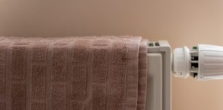 OVU GREŠKU SVI PRAVIMO ZIMI, A SKUPO NAS KOŠTA Evo zašto ne treba sušiti veš na radijatoru! OVU GREŠKU SVI PRAVIMO ZIMI, A SKUPO NAS KOŠTA Evo zašto ne treba sušiti veš na radijatoru! - featured image