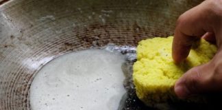 Kako oprati zagorele šerpe i tiganje: Treba vam sastojak koji najčešće stavljate u kolače Kako oprati zagorele šerpe i tiganje: Treba vam sastojak koji najčešće stavljate u kolače - featured image