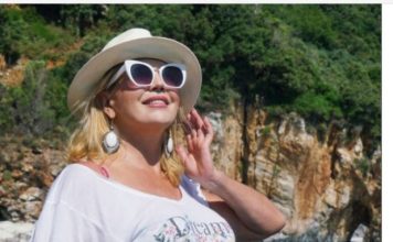 Pogled zbog kog kuća vredi čitavo bogatstvo: Suzana Mančić i Simeon Ocomokos otvorili vrata svog doma u Grčkoj! – Zavirite u njihov RAJ Pogled zbog kog kuća vredi čitavo bogatstvo: Suzana Mančić i Simeon Ocomokos otvorili vrata svog doma u Grčkoj! – Zavirite u njihov RAJ - featured image