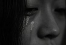 OVAKO IZGLEDA ŽENA KOJA JE NESRETNA U BRAKU: 10 signala koji se vide na kilometar OVAKO IZGLEDA ŽENA KOJA JE NESRETNA U BRAKU: 10 signala koji se vide na kilometar - featured image