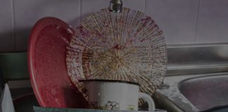 Šta prljavo kupatilo i neuredna kuhinja govore o vama? Nered u kući otkriva 8 skrivenih psiholoških problema Šta prljavo kupatilo i neuredna kuhinja govore o vama? Nered u kući otkriva 8 skrivenih psiholoških problema - featured image