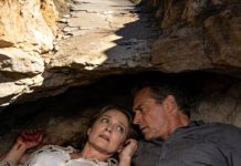 Na planinarskoj stazi iznad Velebita, moja snaha i sin iznenada su gurnuli mene i muža niz liticu. Ležeći dolje, krvava, čula sam muža kako šapće: “Ne miči se… pravi se mrtva.” Kad su otišli, otkrio mi je istinu strašniju od samog pada. Na planinarskoj stazi iznad Velebita, moja snaha i sin iznenada su gurnuli mene i muža niz liticu. Ležeći dolje, krvava, čula sam muža kako šapće: “Ne miči se… pravi se mrtva.” Kad su otišli, otkrio mi je istinu strašniju od samog pada. - featured image