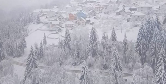 Temperatura pada ispod 20 stepeni, stiže i veliki snijeg! Očekuje se ha0s u ovim dijelovima: Detaljna prognoza za naredne dane - featured image Temperatura pada ispod 20 stepeni, stiže i veliki snijeg! Očekuje se ha0s u ovim dijelovima: Detaljna prognoza za naredne dane - featured image