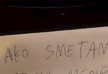 Netko je parkirao na nezgodnom mjestu i ostavio poruku, fotka je apsolutni hit zbog jednog detalja Netko je parkirao na nezgodnom mjestu i ostavio poruku, fotka je apsolutni hit zbog jednog detalja - featured image