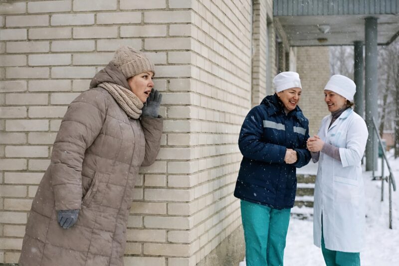 Tišina između života i izdaje: Anina noć pred vratima reanimacije - featured image Tišina između života i izdaje: Anina noć pred vratima reanimacije - featured image