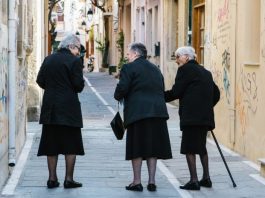 EVO KOLIKO DUGO TREBA DA SE NOSI CRNA ODJEĆA NAKON SMRTI BLISKE OSOBE: Stav crkve je vrlo jasan! (foto) EVO KOLIKO DUGO TREBA DA SE NOSI CRNA ODJEĆA NAKON SMRTI BLISKE OSOBE: Stav crkve je vrlo jasan! (foto) - featured image