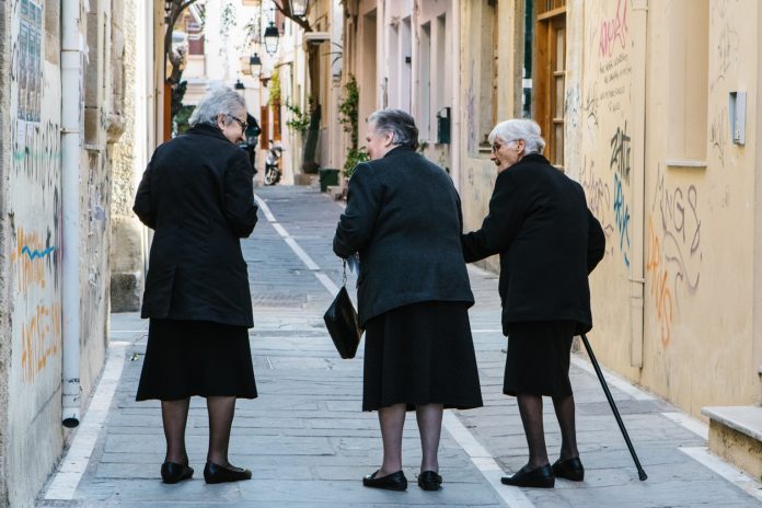 EVO KOLIKO DUGO TREBA DA SE NOSI CRNA ODJEĆA NAKON SMRTI BLISKE OSOBE: Stav crkve je vrlo jasan! (foto) - featured image EVO KOLIKO DUGO TREBA DA SE NOSI CRNA ODJEĆA NAKON SMRTI BLISKE OSOBE: Stav crkve je vrlo jasan! (foto) - featured image