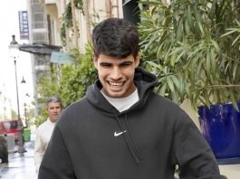 Karlos Alkaraz zarađuje milione, a živi u malom stanu sa roditeljima: Mušema na stolu i baštenske stolice u dnevnom boravku privlače pažnju, a evo gde spava Karlos Alkaraz zarađuje milione, a živi u malom stanu sa roditeljima: Mušema na stolu i baštenske stolice u dnevnom boravku privlače pažnju, a evo gde spava - featured image