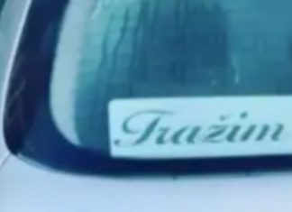 Žena je na automobil zalijepila poruku za slobodne muškarce i nasmijala cijeli Balkan, fotka je hit Žena je na automobil zalijepila poruku za slobodne muškarce i nasmijala cijeli Balkan, fotka je hit - featured image