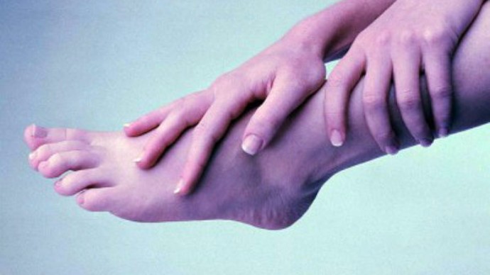 SRČANU BOLEST ODAJU STOPALA! Ukoliko vidite ovo na svojim NOGAMA obavezno zakažite EKG i provjerite svoja PLUĆA - featured image SRČANU BOLEST ODAJU STOPALA! Ukoliko vidite ovo na svojim NOGAMA obavezno zakažite EKG i provjerite svoja PLUĆA - featured image