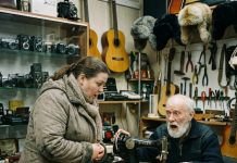 „Dobila sam šivaću mašinu, a brat stan – ali ono što je majstor otkrio šokiralo nas oboje!“ 😲😲😲 „Dobila sam šivaću mašinu, a brat stan – ali ono što je majstor otkrio šokiralo nas oboje!“ 😲😲😲 - featured image