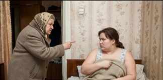 Svekrva je upala u stan dok sam spavala nakon noćne smene: “Gde su pare?! Sin je rekao da si dobila puno para! Zašto mi nisi rekla?” Tada se ponovo otvorila vrata, i svekrva je ZAVRIŠTALA od užasa… 😲😲😲 Svekrva je upala u stan dok sam spavala nakon noćne smene: “Gde su pare?! Sin je rekao da si dobila puno para! Zašto mi nisi rekla?” Tada se ponovo otvorila vrata, i svekrva je ZAVRIŠTALA od užasa… 😲😲😲 - featured image