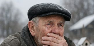 Starac je zamolio sina i snahu da ga smjeste u dom za starije osobe. Međutim, kad je vidio kamo su ga odvezli, skoro se ugušio…😲😲😲 Starac je zamolio sina i snahu da ga smjeste u dom za starije osobe. Međutim, kad je vidio kamo su ga odvezli, skoro se ugušio…😲😲😲 - featured image