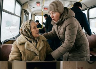 „’Muž će otići na službeni put, a ti nemoj prati podove!’ — savjetovala je Evi vračara kojoj je platila troškove putovanja. Sjećajući se tih riječi kod kuće, Eva je iz radoznalosti uzela mop i nakon minut… OSTATALA ZALEĐENA! 😲😲😲“ „’Muž će otići na službeni put, a ti nemoj prati podove!’ — savjetovala je Evi vračara kojoj je platila troškove putovanja. Sjećajući se tih riječi kod kuće, Eva je iz radoznalosti uzela mop i nakon minut… OSTATALA ZALEĐENA! 😲😲😲“ - featured image