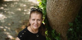 Nakon što sam sahranila muža u njegovim stvarima sam pronašla USB koji mi je promenio život: Ono što sam otkrila ne bi poželela ni najgorem neprijatelju Nakon što sam sahranila muža u njegovim stvarima sam pronašla USB koji mi je promenio život: Ono što sam otkrila ne bi poželela ni najgorem neprijatelju - featured image