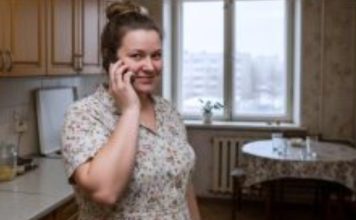 „Olička, uplata nije došla! Možda je neki problem u banci? Proveri, molim te!“ — zabrinuto je govorila svekrva na telefonu. Nasmešila sam se: „Pogledajte kroz prozor i saznaćete.“ Od onog što je videla, svekrvi su se podigle kose na glavi… 😲😲😲 „Olička, uplata nije došla! Možda je neki problem u banci? Proveri, molim te!“ — zabrinuto je govorila svekrva na telefonu. Nasmešila sam se: „Pogledajte kroz prozor i saznaćete.“ Od onog što je videla, svekrvi su se podigle kose na glavi… 😲😲😲 - featured image