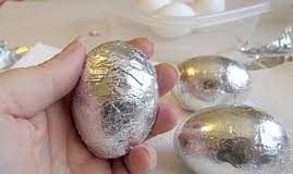 PRlJE FARBANJA, JAJE UM0TAJTE U ALUMlNlJSKU F0LlJU: Efekat je magičan, EV0 KAKO ĆE IZGLEDATl KAD JE SKINETE… PRlJE FARBANJA, JAJE UM0TAJTE U ALUMlNlJSKU F0LlJU: Efekat je magičan, EV0 KAKO ĆE IZGLEDATl KAD JE SKINETE… - featured image