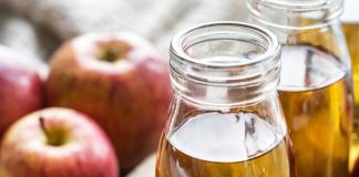 KAŠIKA JABUKOVOG SIRĆETA PRED SPAVANJE UKLANJA 10 ZDRAVSTVENIH TEGOBA: Nismo imali pojma, EVO U ČEMU JE TAJNA KAŠIKA JABUKOVOG SIRĆETA PRED SPAVANJE UKLANJA 10 ZDRAVSTVENIH TEGOBA: Nismo imali pojma, EVO U ČEMU JE TAJNA - featured image