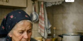 Babaa… danas su se djeca u školi smijala zbog mene jer nemam markiranu odjeću. Šta to zapravo znači?.. Babaa… danas su se djeca u školi smijala zbog mene jer nemam markiranu odjeću. Šta to zapravo znači?.. - featured image