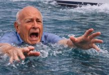 Talasi izdaje i povratka: Kada su gurnuli oca u more zbog nasledstva, mislili su da je sve gotovo — ali jedan čovek i jedno srce preokrenuli su priču Talasi izdaje i povratka: Kada su gurnuli oca u more zbog nasledstva, mislili su da je sve gotovo — ali jedan čovek i jedno srce preokrenuli su priču - featured image