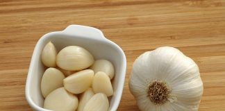Bijeli luk je čudotvoran lijek: Ali ovih 5 grupa ljudi ne smiju da ga jedu! Bijeli luk je čudotvoran lijek: Ali ovih 5 grupa ljudi ne smiju da ga jedu! - featured image