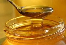 Evo zašto treba jesti kašičicu meda pre spavanja: 3 razloga stručnjaka koji vas mogu preporoditi Evo zašto treba jesti kašičicu meda pre spavanja: 3 razloga stručnjaka koji vas mogu preporoditi - featured image