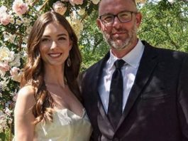 Moja ćerka se udala za mog bivšeg muža: A na dan njihovog venčanja, sin je održao zdravicu i otkrio jezivu istinu o mladoženji Moja ćerka se udala za mog bivšeg muža: A na dan njihovog venčanja, sin je održao zdravicu i otkrio jezivu istinu o mladoženji - featured image