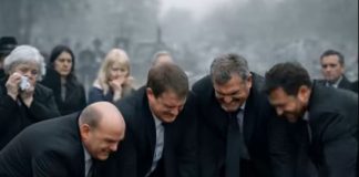 Tokom sahrane mlade žene, četiri muškarca nisu mogla da podignu kovčeg, a onda je majka djevojčice zatražila da se otvori 😱😱 Tokom sahrane mlade žene, četiri muškarca nisu mogla da podignu kovčeg, a onda je majka djevojčice zatražila da se otvori 😱😱 - featured image