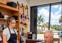 Veteran invalida odlučio je prodati svoju zlatnu medalju, koju je nosio cijeli život zbog svoje hrabrosti tokom specijalne operacije zbog koje nije mogao hodati; ali je akcija prodavca šokirala cijelu radnju 😳😭 Veteran invalida odlučio je prodati svoju zlatnu medalju, koju je nosio cijeli život zbog svoje hrabrosti tokom specijalne operacije zbog koje nije mogao hodati; ali je akcija prodavca šokirala cijelu radnju 😳😭 - featured image