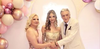 Ne ispusta rakiju iz ruke! Evo koja pevačica je napravila haos na punoletstvu ćerke Mirka Kodića Ne ispusta rakiju iz ruke! Evo koja pevačica je napravila haos na punoletstvu ćerke Mirka Kodića - featured image