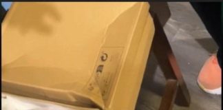 Žena naručila papuče preko Temu-a, kada su joj stigle, umelo nije doživela šlog! Prevrnula se na glavu kada je… Žena naručila papuče preko Temu-a, kada su joj stigle, umelo nije doživela šlog! Prevrnula se na glavu kada je… - featured image