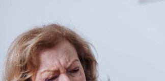 Nisu krivi geni i posao: Ako vas često bole ramena, evo koji emocionalni teret zapravo nosite na duši Nisu krivi geni i posao: Ako vas često bole ramena, evo koji emocionalni teret zapravo nosite na duši - featured image