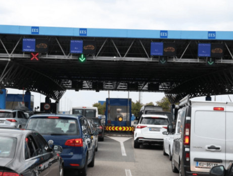 Haos na granici: Hiljade osoba iz BIH I SRBIJE vraćeno sa Hrvatske granice zbog novog sistema kontrole!Ukoliko nemate ovo kod sebe ne krećite na put - featured image Haos na granici: Hiljade osoba iz BIH I SRBIJE vraćeno sa Hrvatske granice zbog novog sistema kontrole!Ukoliko nemate ovo kod sebe ne krećite na put - featured image