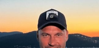 DUŠKO TOŠIĆ ODVEO ĆERKE NA LUKS DESTINACIJU! Na ovom mestu odmaraju samo svetske zvezde, Nika se odmah oglasila: Dok drugi hejtuju, ja uživam! DUŠKO TOŠIĆ ODVEO ĆERKE NA LUKS DESTINACIJU! Na ovom mestu odmaraju samo svetske zvezde, Nika se odmah oglasila: Dok drugi hejtuju, ja uživam! - featured image